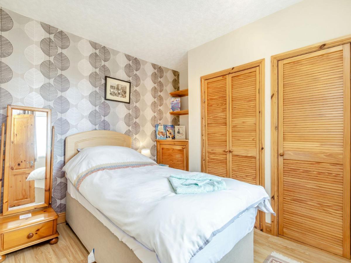 Esklets Cottage Уитби Екстериор снимка